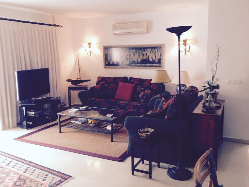 Dominion Apartments Estepona Oda fotoğraf