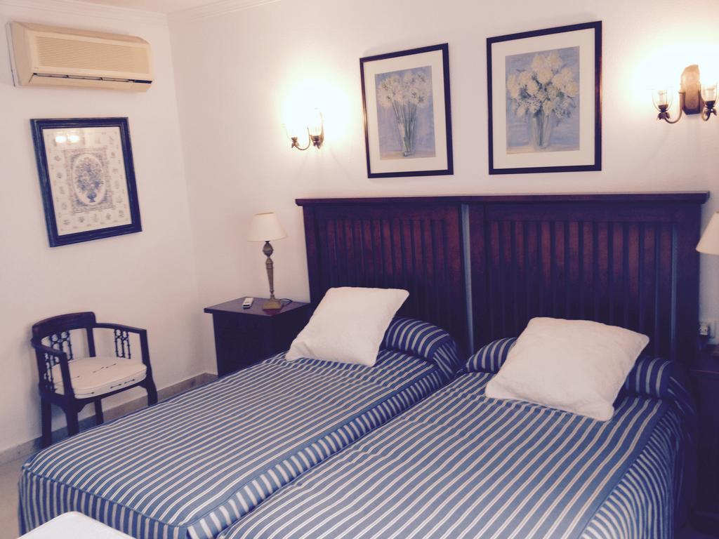 Dominion Apartments Estepona Oda fotoğraf